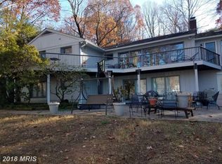 6412 Lakeview Dr, Falls Church, VA 22041