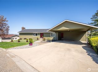 1426 S Kinney Way, Prosser, WA 99350