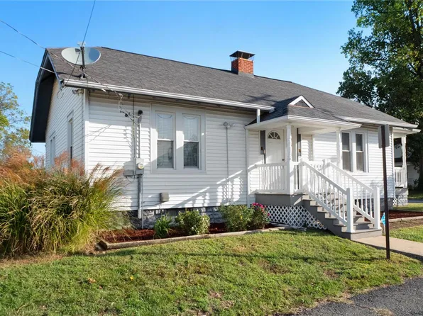 931 S High St, Belleville, IL 62220