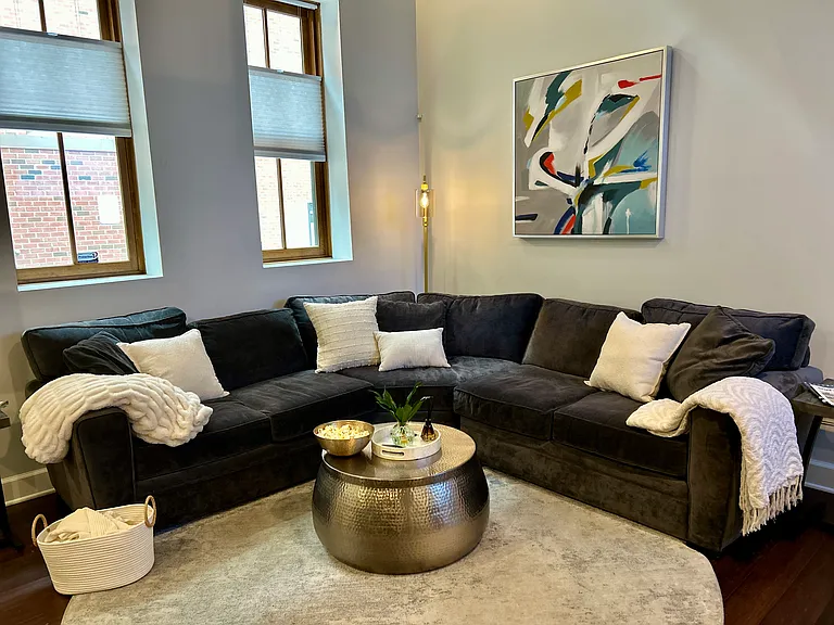 Sectional couch in LR