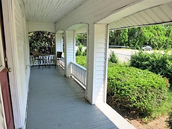 4th image of 524 Hilldale Ave