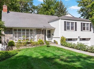 11 Cushman Rd, White Plains, NY 10606