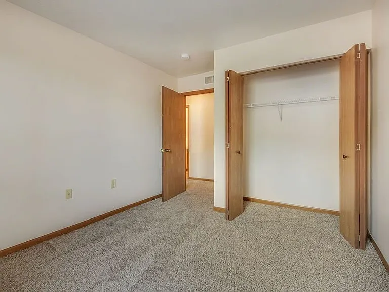 2921 Woods Cir #2921 — Photo 7