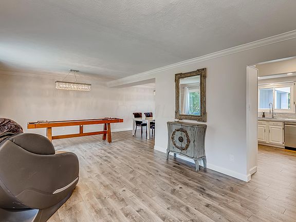 5th image of 81 Southwind Dr