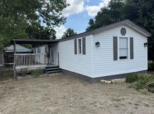 116 Loyal Valley Rd, Kerrville, TX 78028