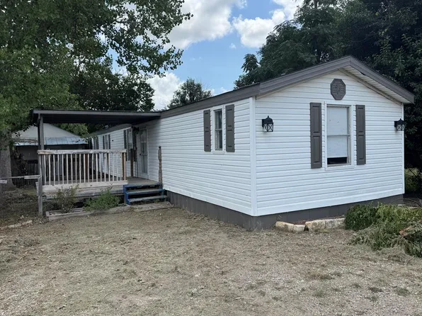 116 Loyal Valley Rd, Kerrville, TX 78028