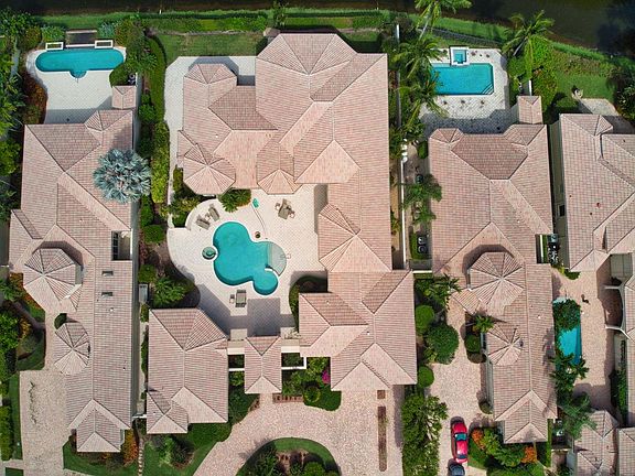3rd image of 4 Island Dr