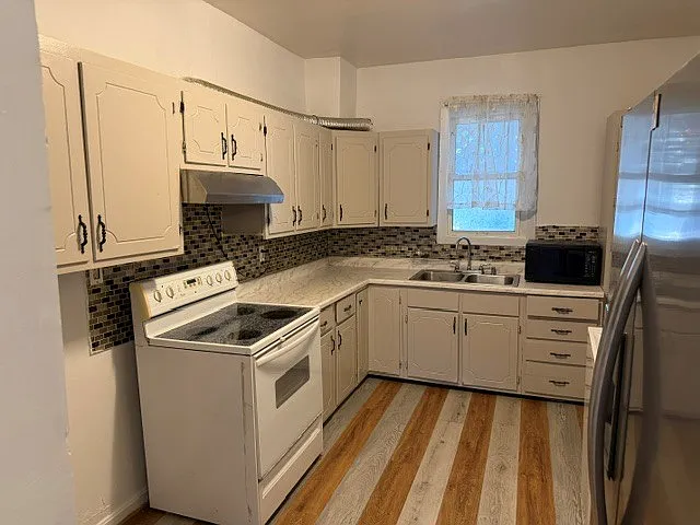 336 Brook St — Photo 6