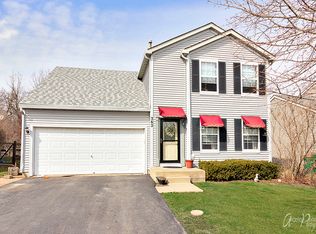 362 E Springwood Ct, Round Lake Beach, IL 60073
