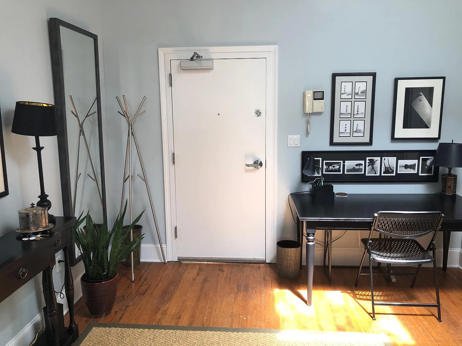 Studio, 700 sqft, $1,600 — Photo 4