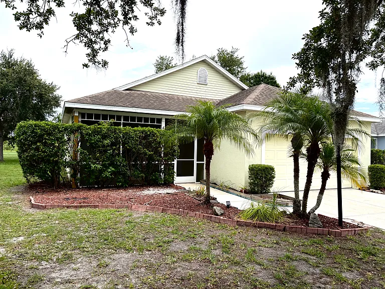 940 Springwood Cir — Photo 3