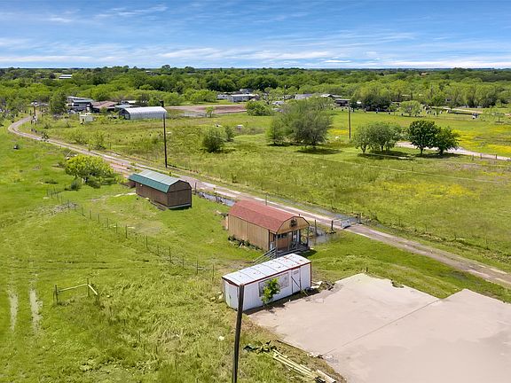 2nd image of 15457 State Highway 205