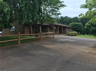 1765 Twin Oaks Rd, Elkin, NC 28621