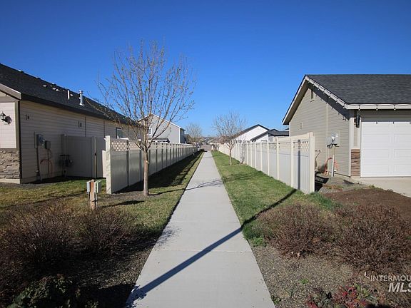 3rd image of 3547 S Trail Ridge Ave