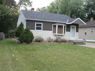 1611 Wood Ln, Green Bay, WI 54304