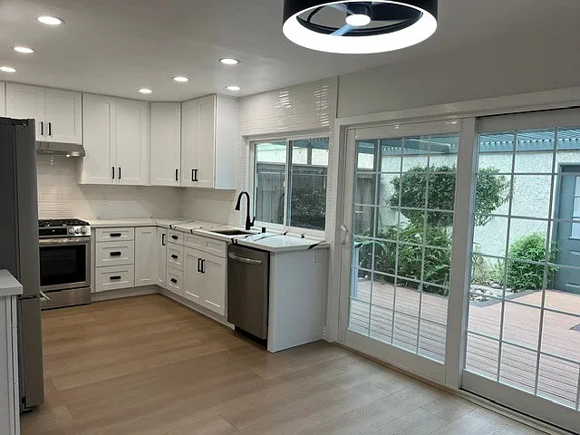 3 bed, 2.5 bath, 1472 sqft, $5,000 — Photo 2