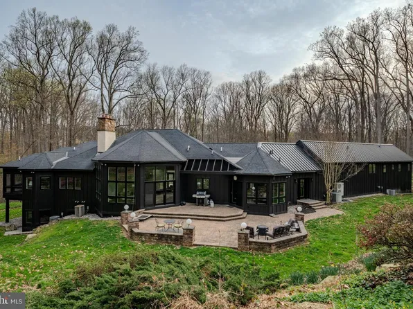 2800 Horseshoe Trl, Chester Springs, PA 19425