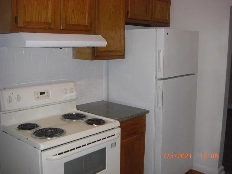 21395 Oxford Ave — Photo 17