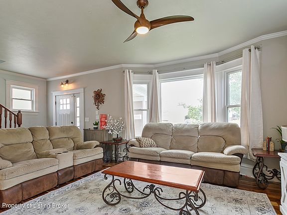 5th image of 815 1st Ave E