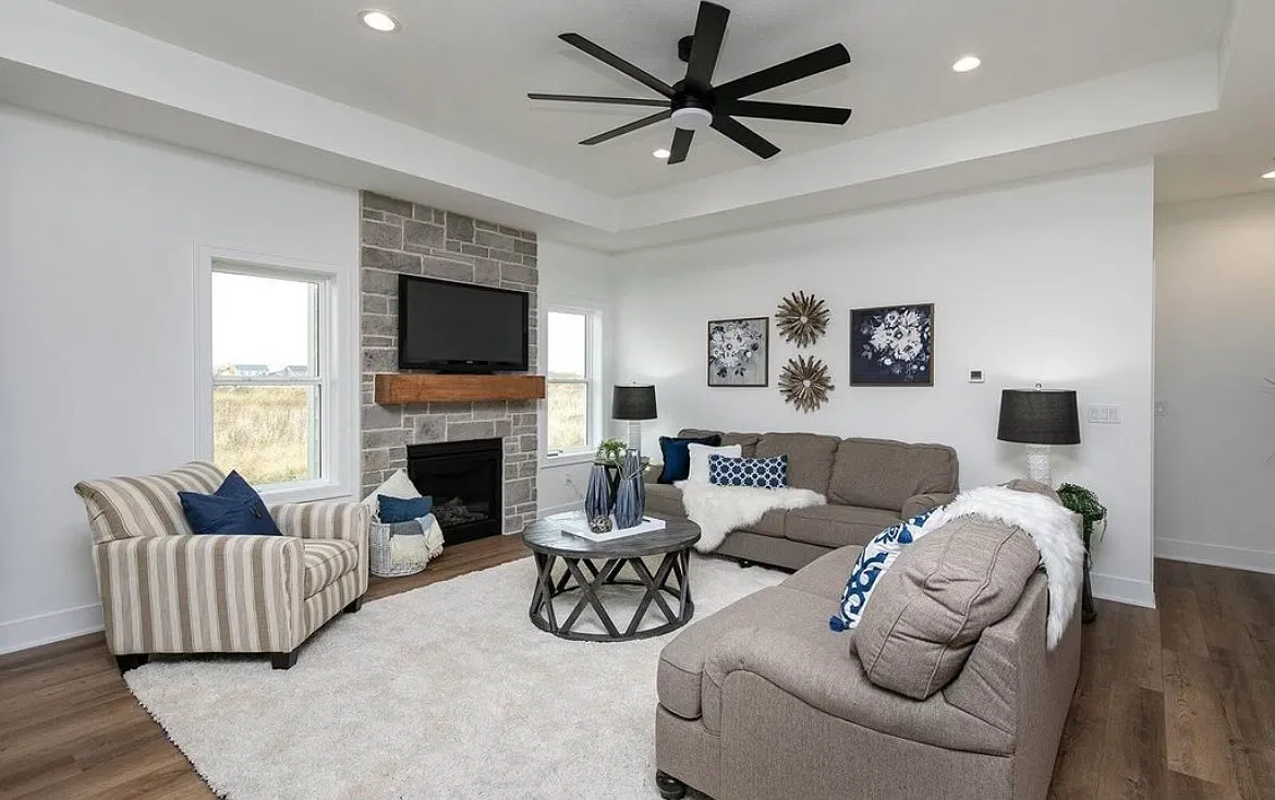 4 bed, 2700 sqft, $2,750 — Photo 4