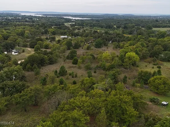 Tulip E 1444 Dr, Eufaula, OK 74432