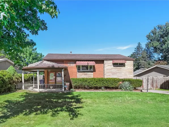 308 Hankey Farms Dr, Oakdale, PA 15071