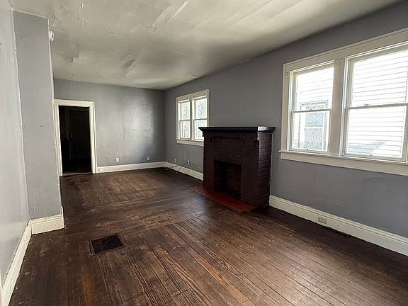 4th image of 1010 W Wolf Ave