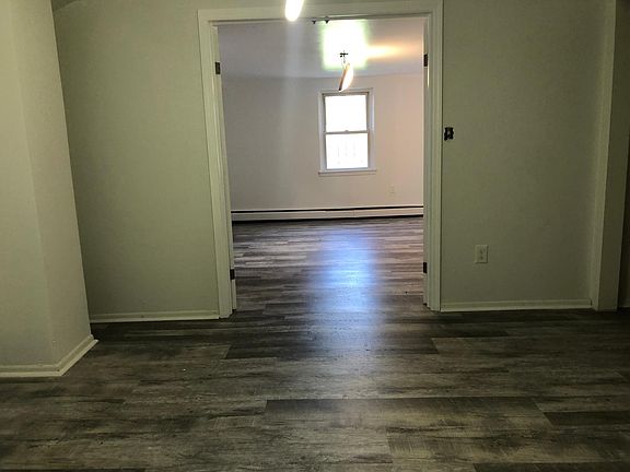 5th image of 21 Vredenburgh Ave