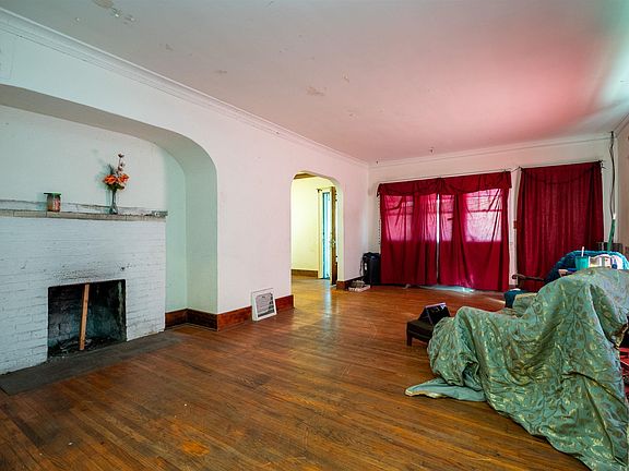 4th image of 1213 W Armstrong Ave