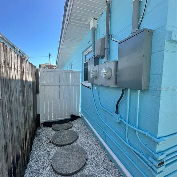14147 Palm St #2 — Photo 22