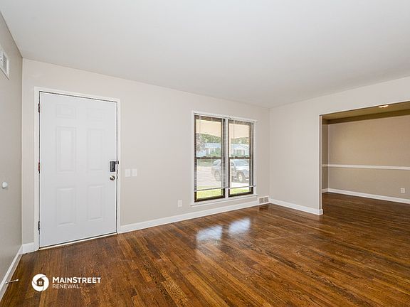 5th image of 155 Birchlawn Dr