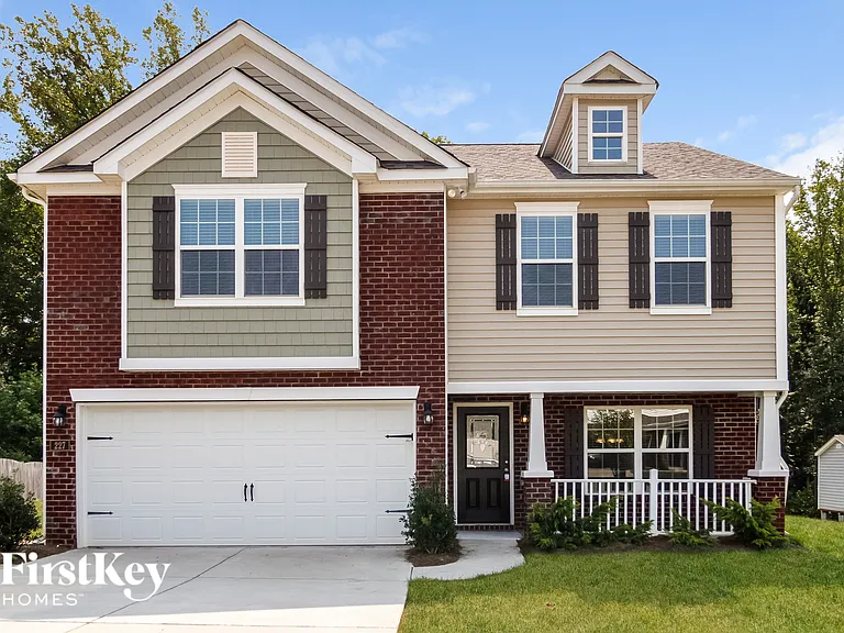 227 Sawyer Ln — Photo 1