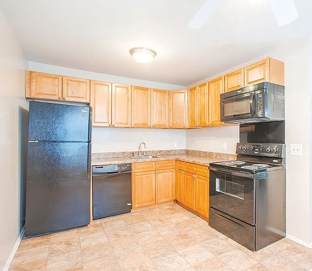 New Paltz Gardens Apartments — Photo 9