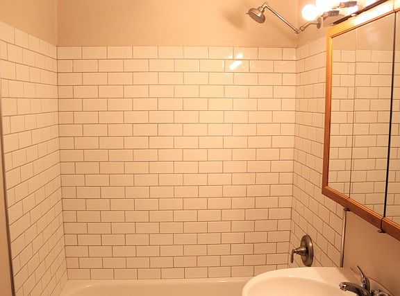 3rd image of 1132 Evergreen Ave APT 1B