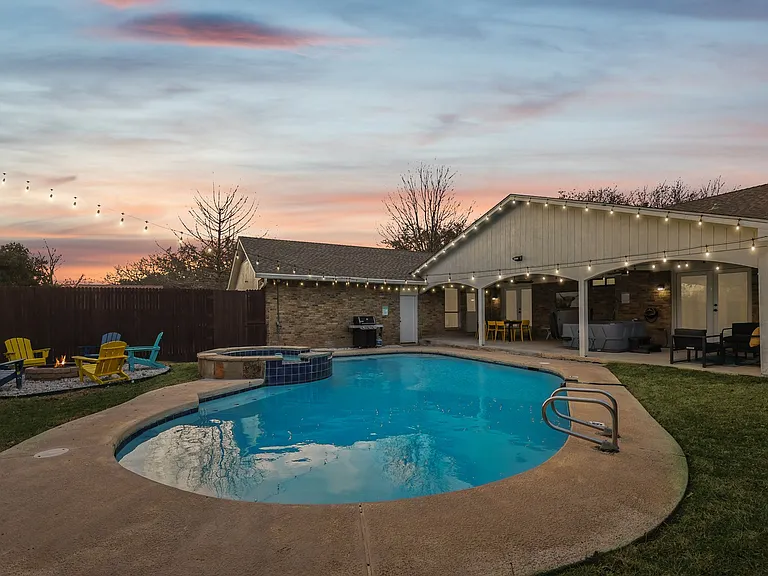 1044 Briarwood Ln — Photo 45