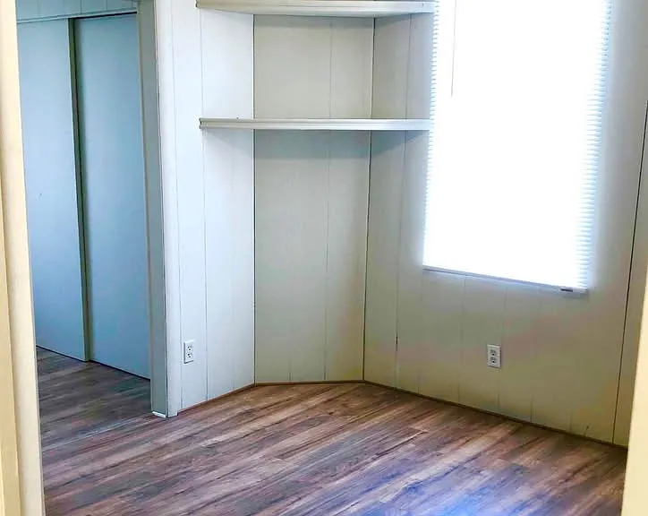 811 N New St — Photo 8