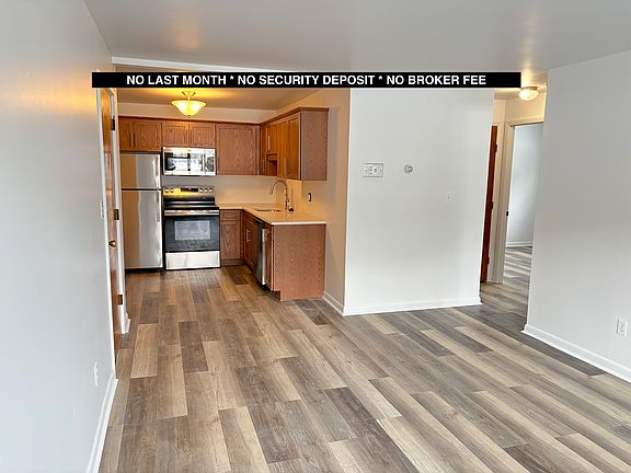 4th image of 89 Lexington St #2B-1Ba-900Sqft