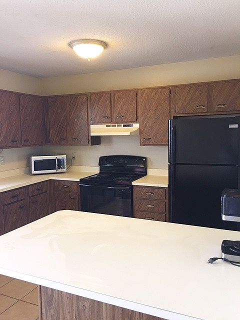 1st image of 3905 Guardian Ave #9