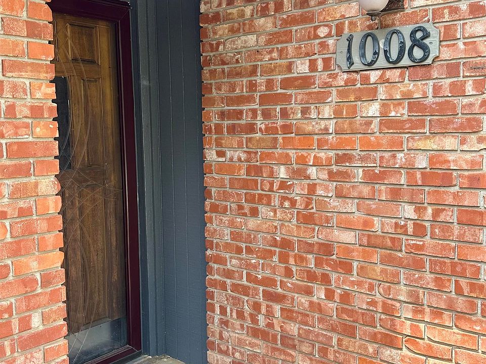 2nd image of 1008 Briar Ridge Rd