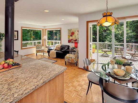 3rd image of 12427 68th Ave NE