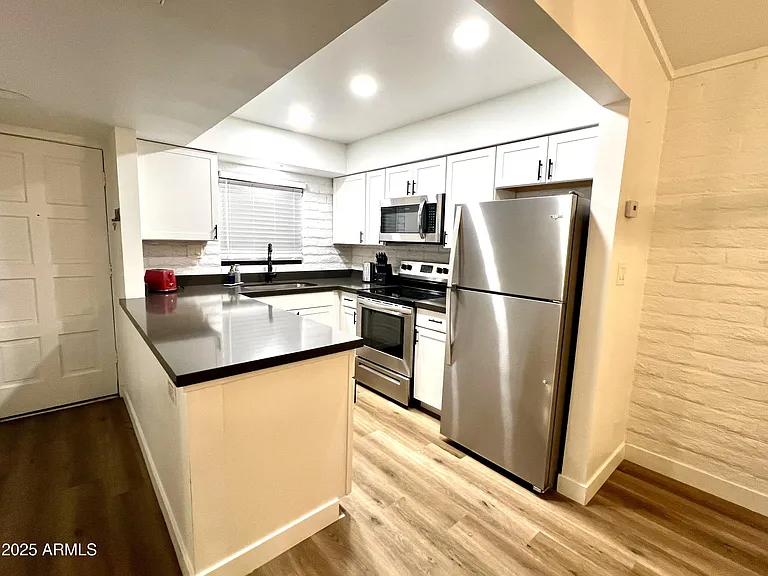 3046 N 32nd St #333 — Photo 4