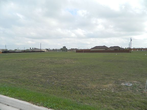 3rd image of 4704 Pioneer St