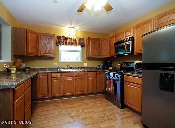 3rd image of 424 E Lake Ave