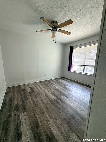 153 E Baylor — Photo 3