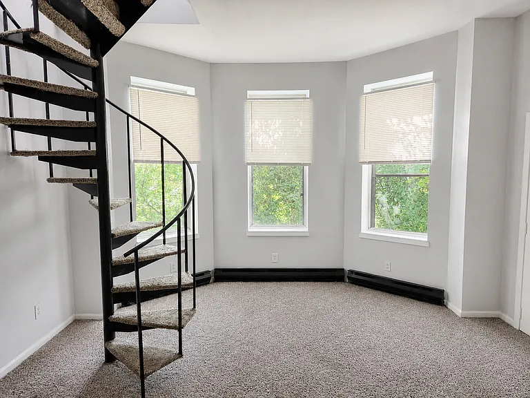26 E Rochelle St #4 — Photo 2