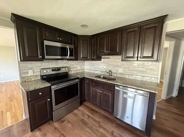 343 Snell St, Fall River, MA 02721