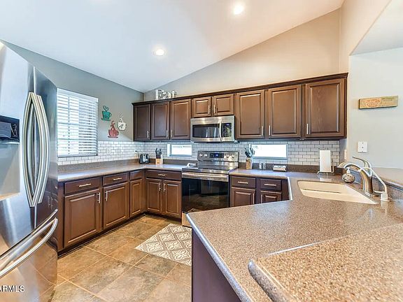 2nd image of 2560 W CANYON Way
