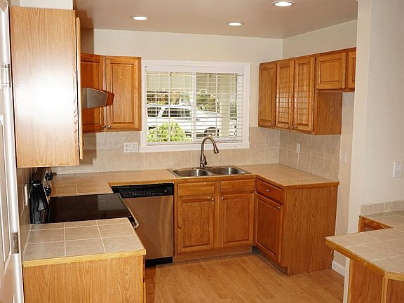 3rd image of 2514 Carnoustie Ct