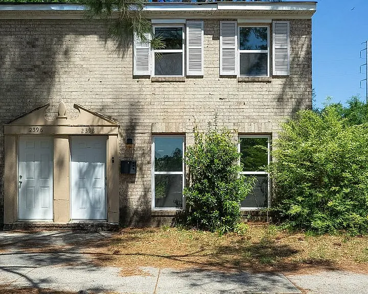 2398 Winston Way — Photo 2