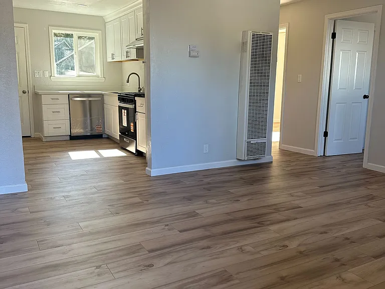 2732 Young St #A — Photo 5